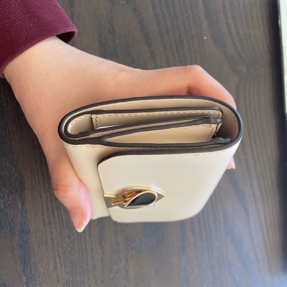 Kate Spade twist lock wallet. - Picture 2 of 3